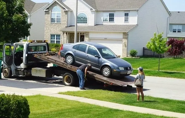 Can your car be towed for parking in front of your house Florida?